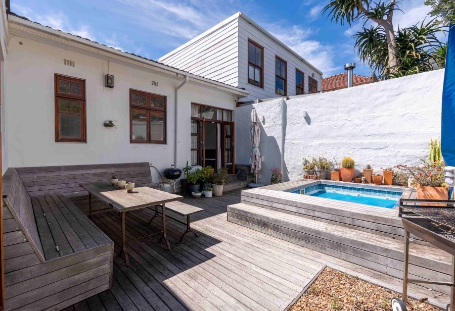 3 Bedroom Property for Sale in Vredehoek Western Cape